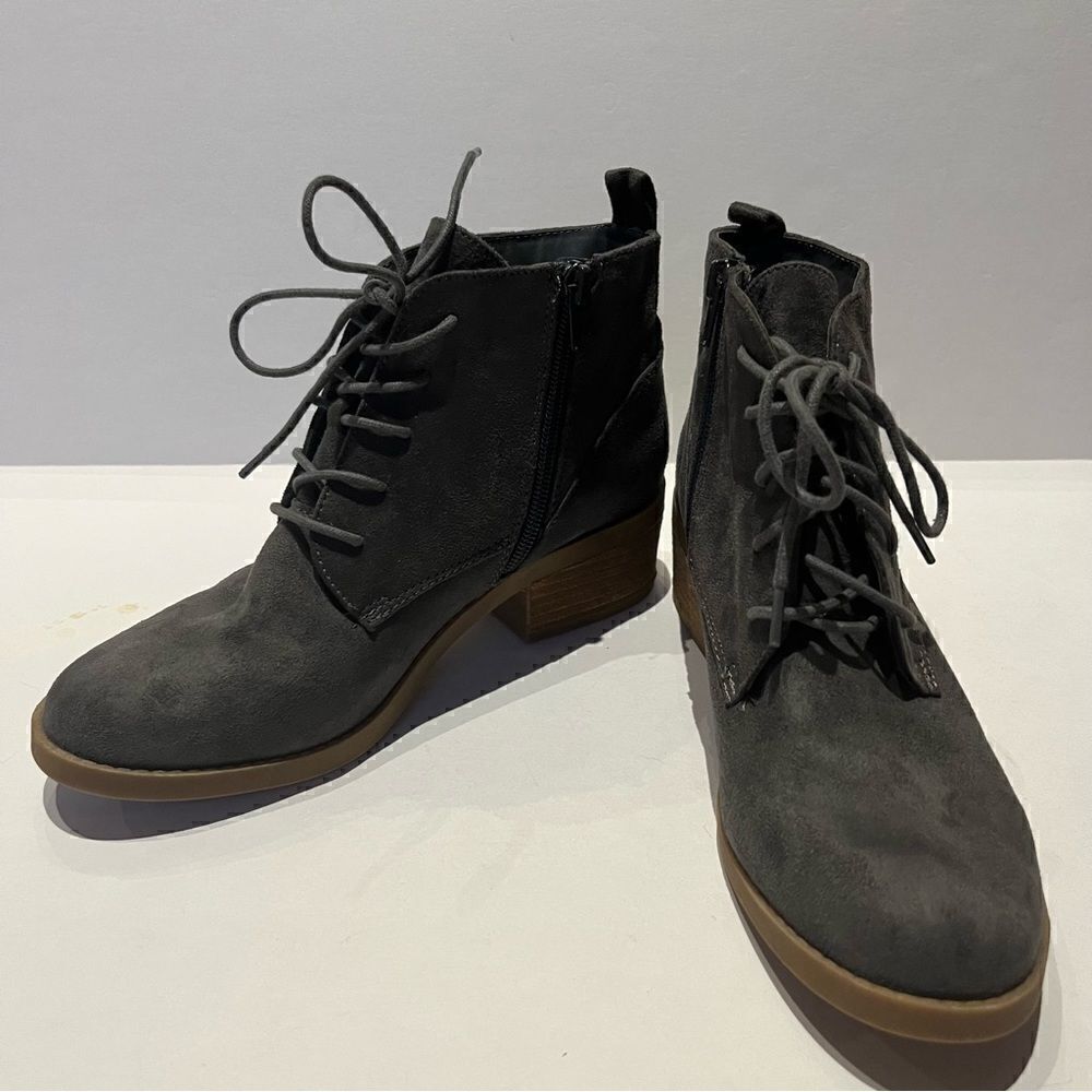 Carlos Women's Side Zip and Lace Up Ankle Boots Gray Size 7M